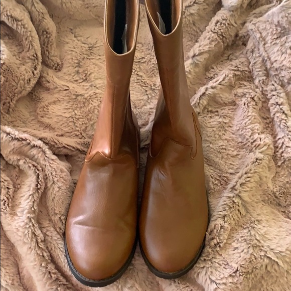 Crazy 8 size 3 girls brown boots - Picture 2 of 5